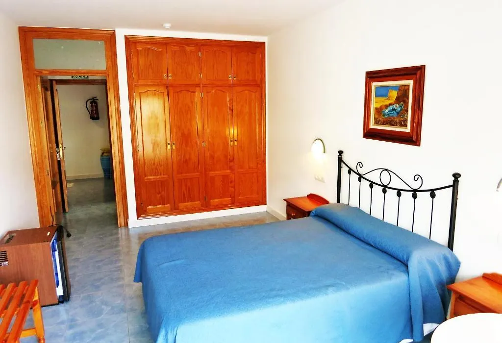 Hostal Brisamar-1